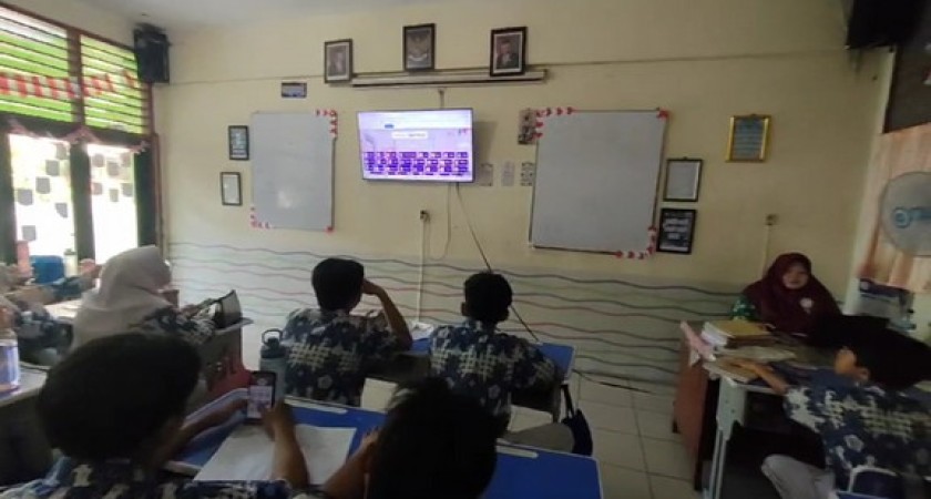 PEMANFAATAN MEDIA TEKNOLOGI SEBAGAI MEDIA PEMBELAJARAN INTERAKTIF DI MTSN 17 JAKARTA