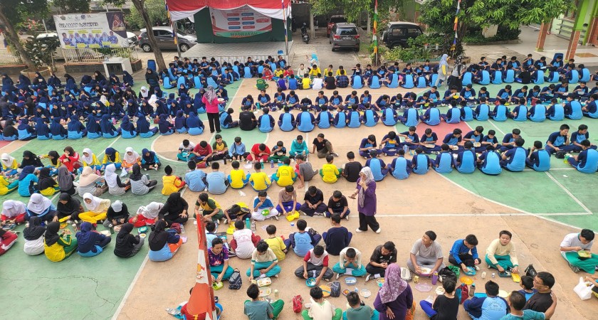 E-Newspaper MTsN 17 Jakarta Senam dan Makan Sehat Bergizi