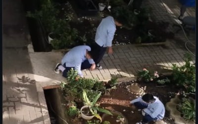 Aksi Nyata Anggota KKR MTsN 17 Jakarta, Wujudkan Madrasah Bersih dan Asri!